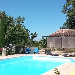 https://sous-les-chenes-en-provence.fr-provencehotel.com